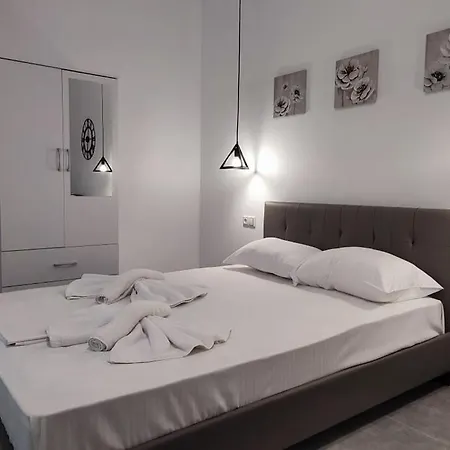 Tom's Design Apartment Palaiontsiflikion